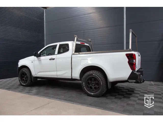 Isuzu D-Max 1.9 Double Cab lang 2024 Diesel 4