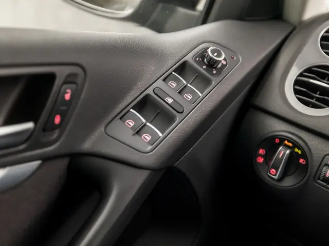 Volkswagen Tiguan 1.4 TSI Black Sport 2012 Benzine 24