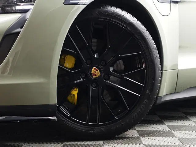 Porsche Taycan Performance 84kwh 2021 Elektrisch 33