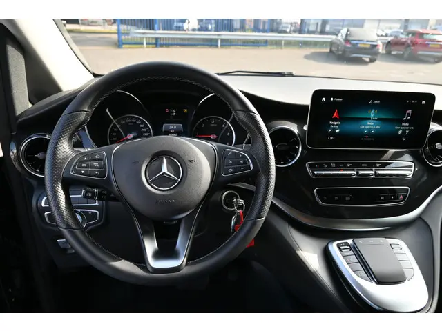 Mercedes-Benz V-Klasse 250d Lang DC 2023 Diesel 18