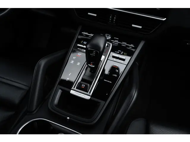 Porsche Cayenne 3.0 E-Hybrid 2023 Hybride Benzine 18