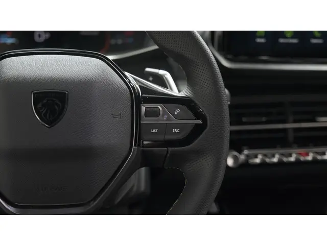 Peugeot 2008 PureTech 130 EAT8 GT 2024 Benzine 39