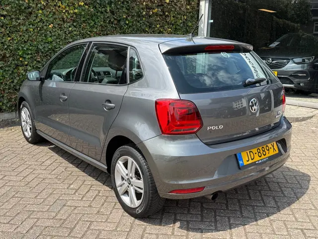 Volkswagen Polo 1.2 TSI Comfortline 2014 Benzine 6