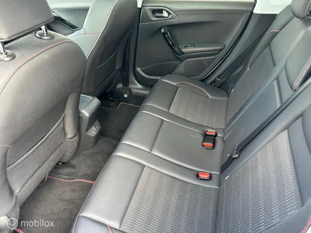 Peugeot 2008 1.2 PureTech GT-Line 2019 Benzine 8