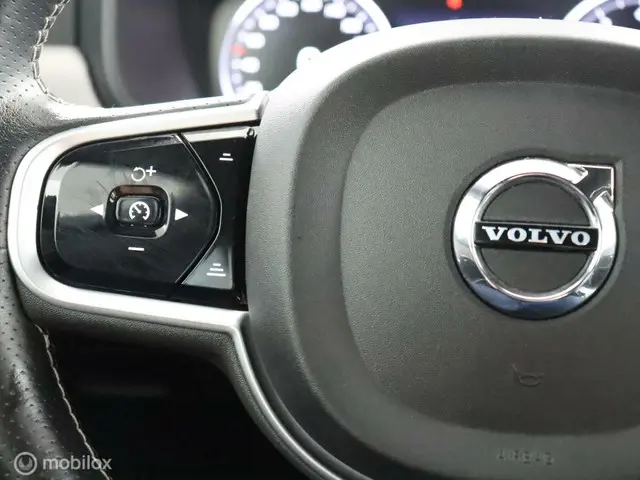Volvo V90 2.0 T4 R-Design | ACC | PILOT | LEER | 2019 Benzine 70