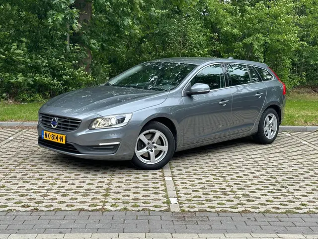 Volvo V60 2.0 D2 Nordic+ 1e Eigenaar Dealer 2017 Diesel 3