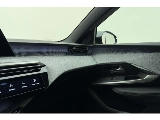 Peugeot 3008 1.2 Hybrid 145 GT 2025 Hybride Benzine 34