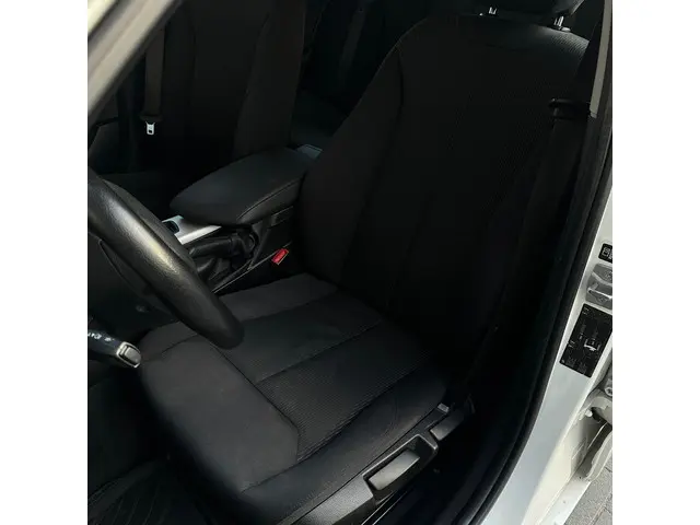 BMW 1 Serie 114i EDE Business 2013 Benzine 6