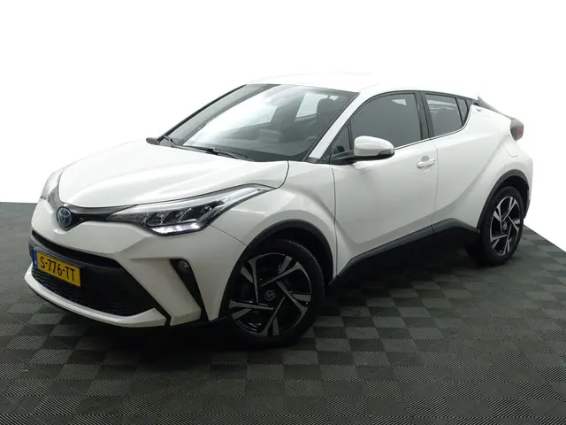 Toyota C-HR 1.8 Hybrid Dynamic Aut- 2023 Hybride Benzine 4