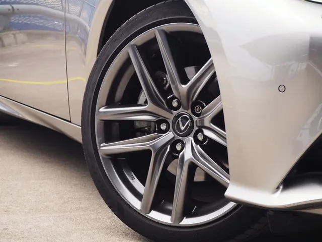 Lexus IS 300h F Sport Line 2014 Hybride Benzine 7