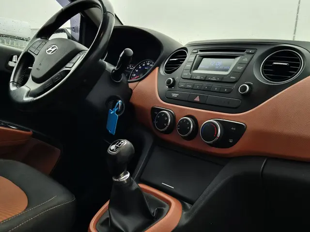 Hyundai i10 1.0i i-Motion Prem. 2014 Benzine 13