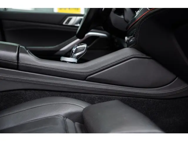 BMW X6 xDrive40i High Executive M Sport 2020 Benzine 54