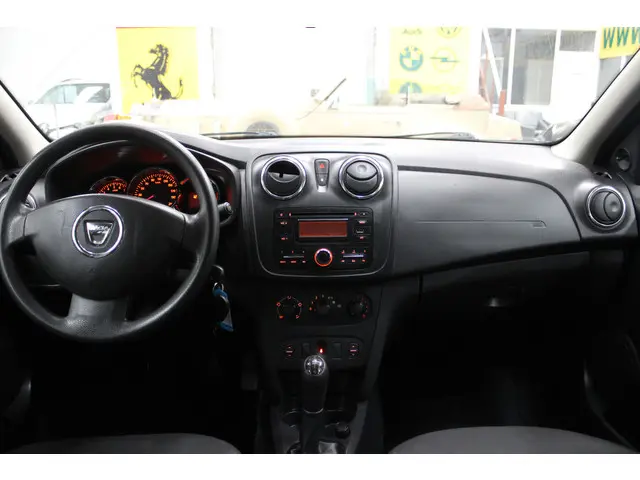 Dacia Logan 1.2 2015 Benzine 8