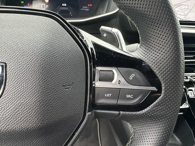 Peugeot 2008 1.2 Hybrid 145 PK GT 2025 Hybride Benzine 21