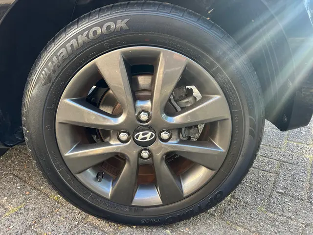 Hyundai i20 1.2 LP i-Drive 2015 Benzine 7