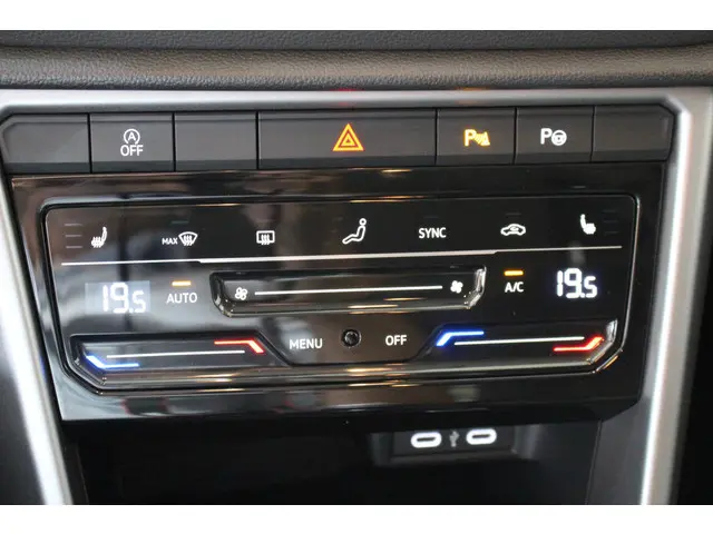 Volkswagen T-Roc 1.0 TSI Life 2025 Benzine 18