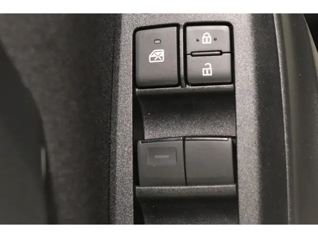 Toyota Yaris 1.5 Hybrid Dynamic, 2022 Hybride Benzine 14