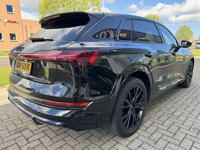 Audi e-tron 55 quattro S edition 2022 Elektrisch 6