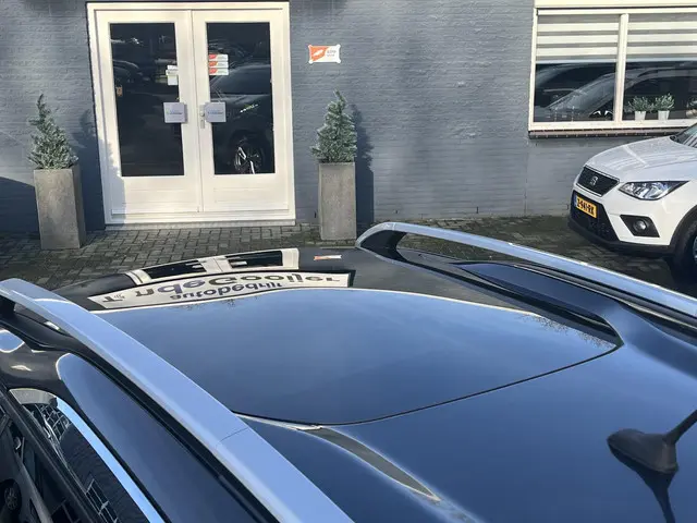 Peugeot 2008 1.2 PureTech Allure Automaat 2018 Benzine 9