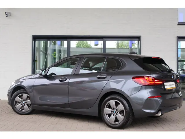 BMW 1 Serie 118i 2021 Benzine 2