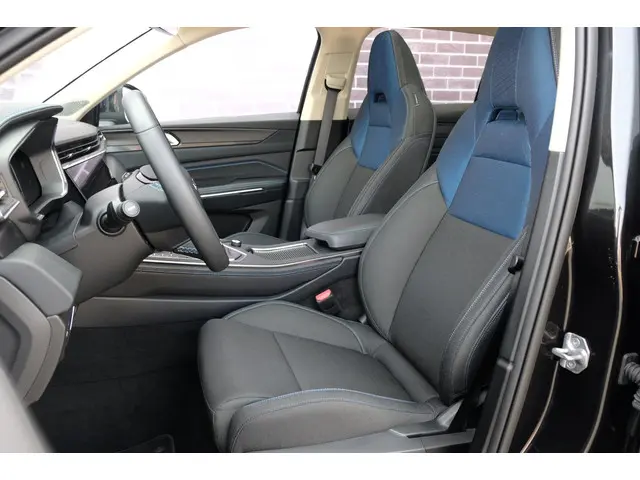 Lynk & Co 01 1.5 2023 Hybride Benzine 4