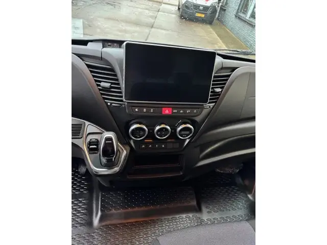 Iveco Daily 35S16V A8 L2H2 2024 Diesel 6