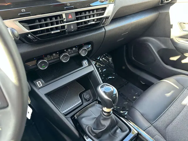 Citroën C4 1.2 PureTech Shine S 2023 Benzine 9