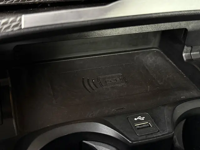 BMW 3 Serie 320i 2021 Benzine 29