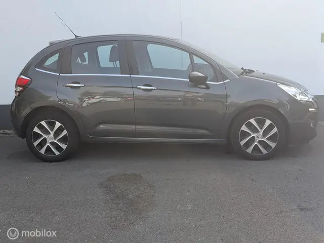 Citroën C3 1.2 PureTech Selection 2016 Benzine 24