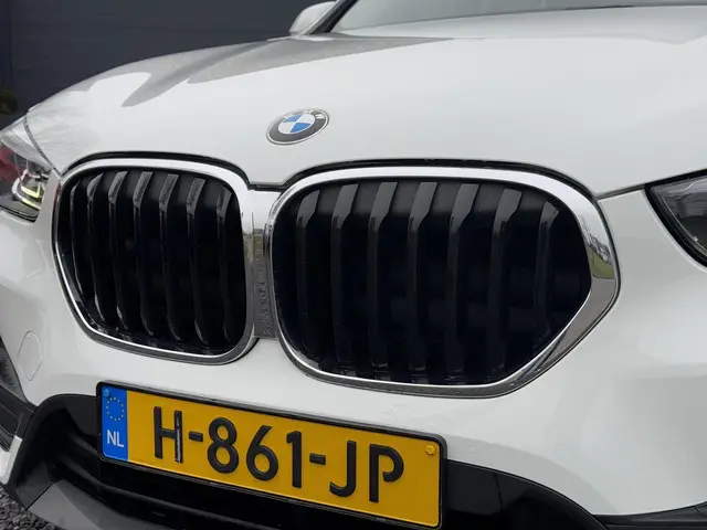 BMW X1 sDrive18i Executive Edition 2020 Benzine 34