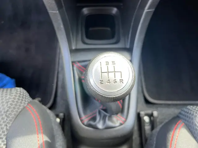 Suzuki Swift 1.6 Sport 2015 Benzine 9