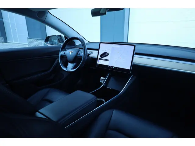 Tesla Model 3 Long Range AWD 75 kWh 2019 Elektrisch 17