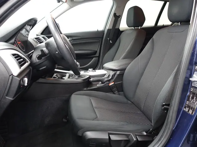 BMW 1 Serie 114i EDE High Executive 2013 Benzine 20