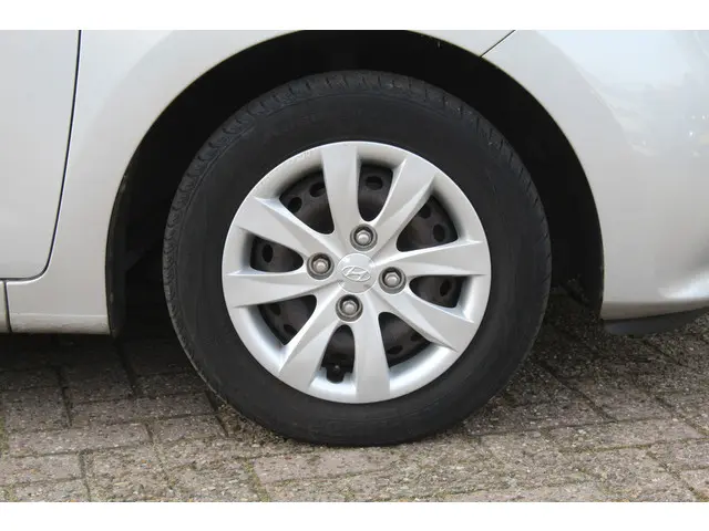 Hyundai i10 1.0i Comfort//Airco//Cruise!! 2018 Benzine 26