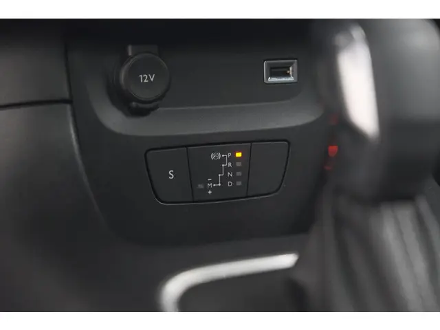 Citroën C3 PureTech 110 EAT6 Feel Edition 2020 Benzine 41