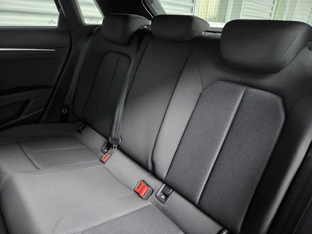 Audi A3 Sportback 40 TFSI e Edition 2022 Hybride Benzine 5