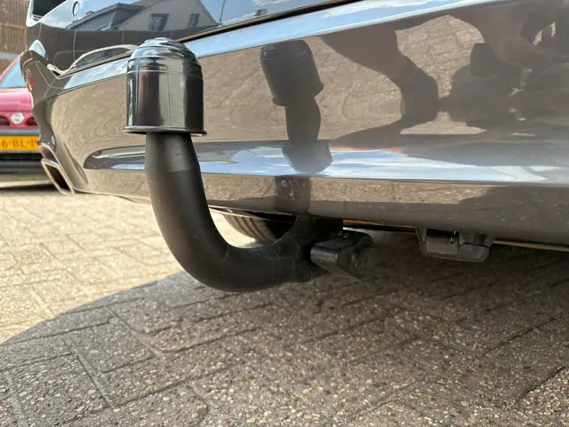BMW 5 Serie Touring 520i High Executive 2018 Benzine 6