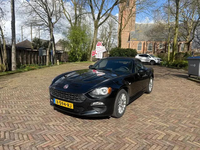 Fiat 124 Spider 1.4 MultiAir Turbo Lusso 2017 Benzine