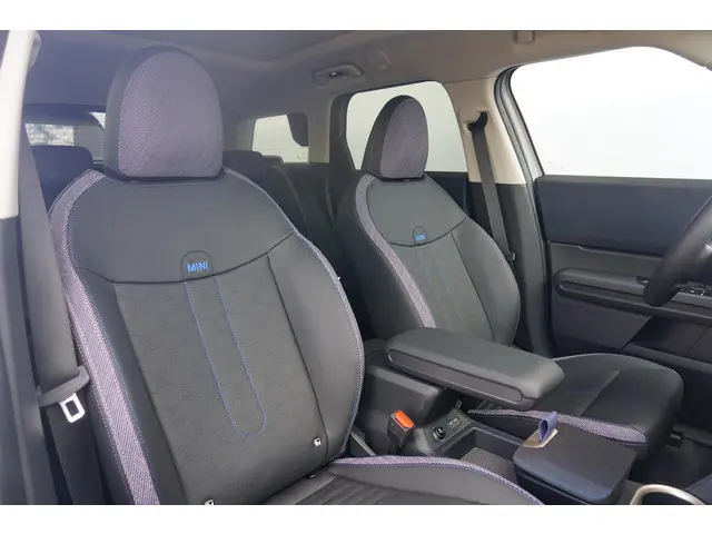 MINI Countryman C 2025 Benzine 8