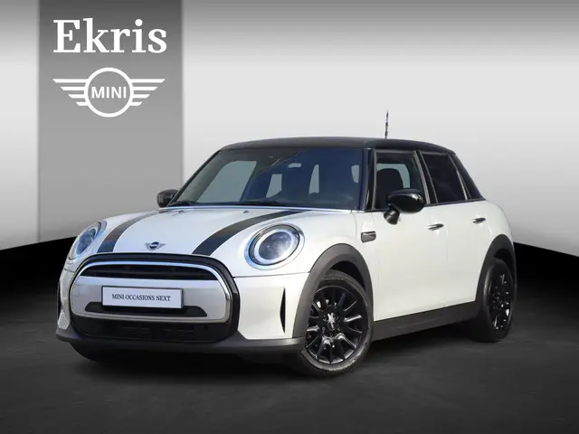 MINI 5-Deurs Cooper 2021 Benzine