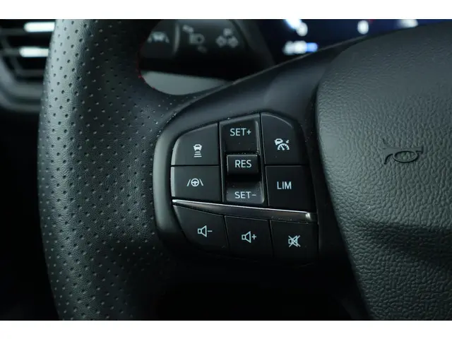 Ford Focus 1.0 EcoBoost Hybrid ST Line X 2024 Benzine 19