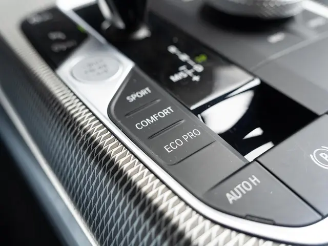 BMW 3 Serie Sedan 320i 2020 Benzine 27