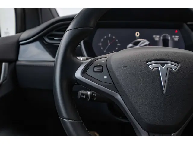 Tesla Model X 100D 7p.|Navi|Leder|22'' 2018 Elektrisch 17