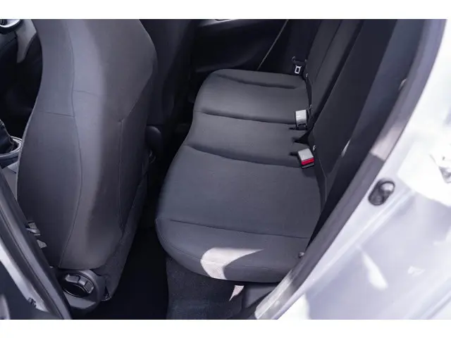 Toyota Aygo X 1.0 VVT-i MT Play 2022 Benzine 32