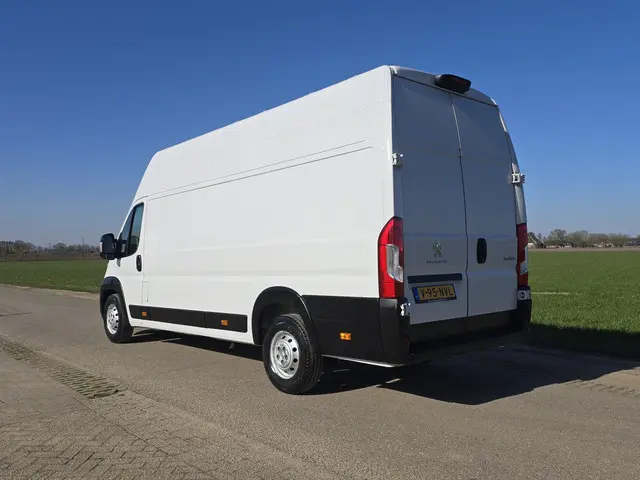 Peugeot Boxer 435 2.2 BlueHDi L4H3 2021 Diesel 3