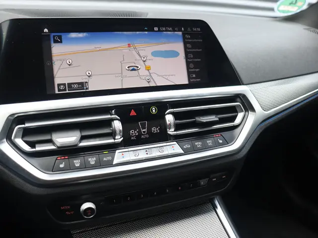 BMW 3 Serie Touring 330e 2021 Hybride Benzine 20