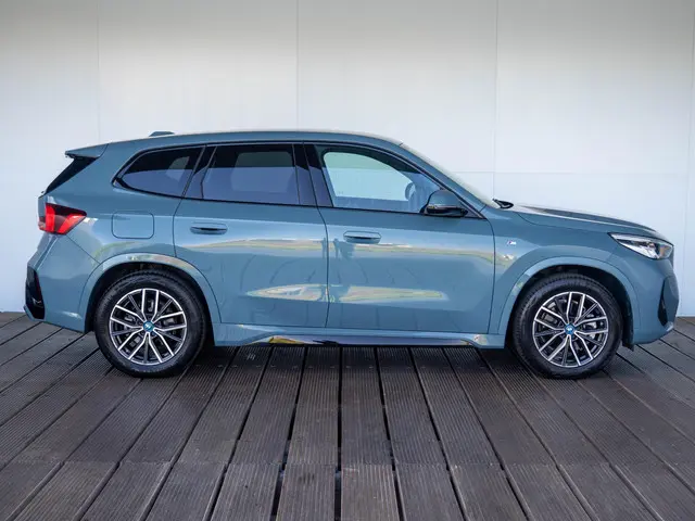 BMW iX1 xDrive30 2023 Elektrisch 4