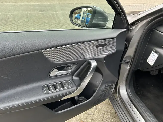 Mercedes-Benz A-Klasse 220 Premium 2019 Benzine 13
