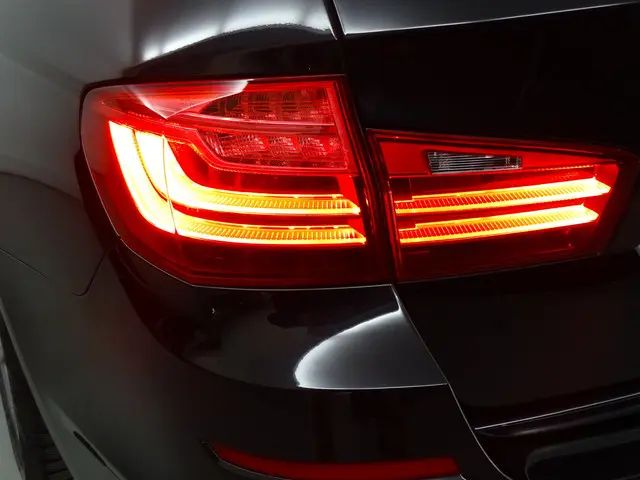 BMW 5 Serie Touring 520i Luxury Edition 2013 Benzine 37