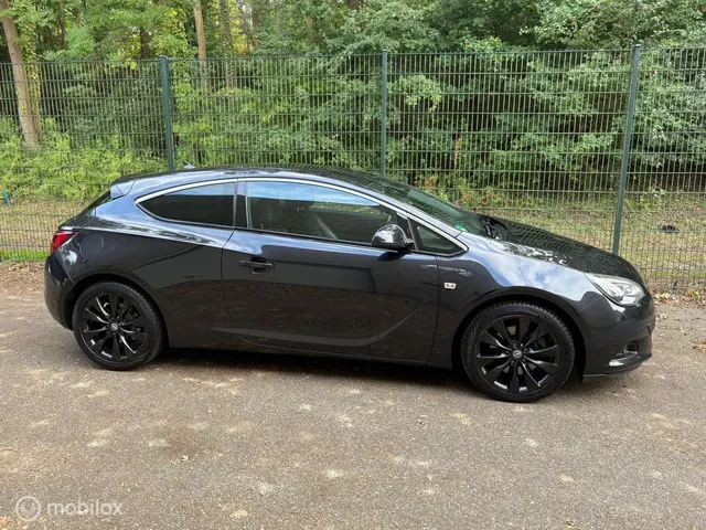 Opel Astra GTC 1.4 Turbo Sport COUPE 2012 Benzine 19